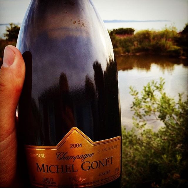 Gillar man knastertorr champagne kan jag rekommendera Michel Gonet Prestige (nr 7895; 349kr). En Grand Cru Blanc de Blanc med härligt lätta inslag av valnötsskal, citron, mogna äpplen, rostat bröd och mineral. Finfina bubblor och medellång eftersmak. Just nu säljs årgången 2010, men vi provade 2004:an (som får betyget 8)! Fler som planerat att njuta bubbel ikväll?