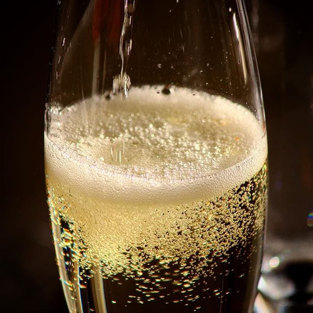 Ha en fantastiskt underbart extraordinärt ljuvlig fredag! Har just öppnat en flaska mousserande som skall njutas till en härlig laxanrättning. Hoppas även ni njuter ett glas bubbel. ?