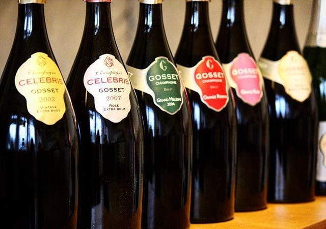 Har Du provat Gosset och vad tycker du om dem? Champagnehuset Gosset är det äldsta vinhuset i Champagne. Det etablerades 1584, men det var först under 1700-talet som man började producera champagne. Systembolaget erbjuder nio olika buteljer i prisintervallet 299 kr till 1190 kr. Vi tänkte inom kort provsmaka samtliga och givetvis dela med oss här. ️ Ha en finfin torsdag! @espumante_ab
