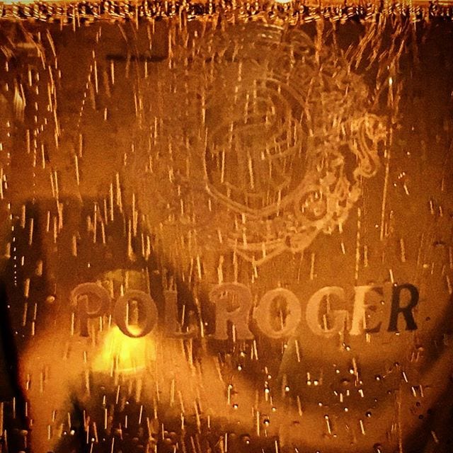 Ett glas Pol Roger är alltid trivsamt! Skål på er!
@wardwines @pol_roger