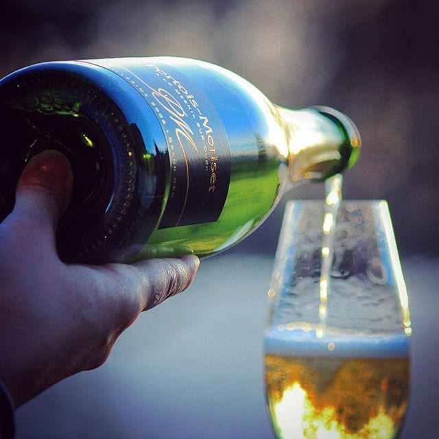 Äntligen dags för lite bubbel! Kvällen börjar med denna, redan provade, men ack så fantastiska, skönhet. Fler som njutit bubbel idag eller är jag ensam?
_______________
? Pertois-Moriset BdB Millésime 2008 (nr 90671; 427 kr).
 100% Chardonnay.
? Frisk och fruktig med toner av rött äpple, brioche, nötter och mineral.
 Torr, frisk och fräsch. Toner av röda äpplen, tropisk frukt, gräddkola, nötter, citrusfrukter, rostat bröd och mineral.
 En riktigt bra och trevlig champagne som upplevs krispigt uppfriskande. Den är lite lätt utvecklad, men det är främst den tydliga äppeltonen blandat med mineraliteten som imponerar. Vidare är den riktigt bra till ostron och skaldjur!
? 9,0 (exceptionellt)!
_______________
 @champagnehuset @orrefors