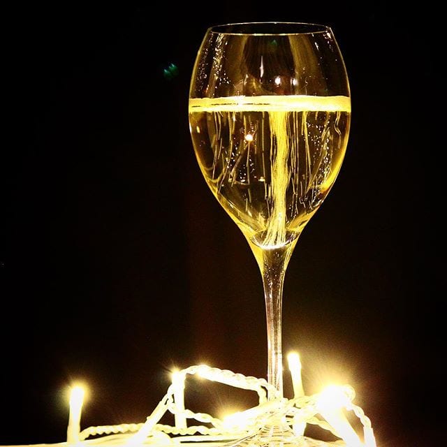 ️TÄVLING️
I samarbete med @smaksinnet_nordics har jag fått möjlighet att tävla ut dessa högteknologiska Helicium glas! Allt du behöver göra är att svara på frågan;
️Görs Prosecco i Italien?
️Följ @smaksinnet_nordics
️Tagga några vänner som gillar bubbel!
På lördag presenteras totalt 8 vinnare - tre som får ett par glas vardera samt fem som får två st Battle XL vardera för vintransport! Vågar man inte så vinner man aldrig! LYCKA TILL!!