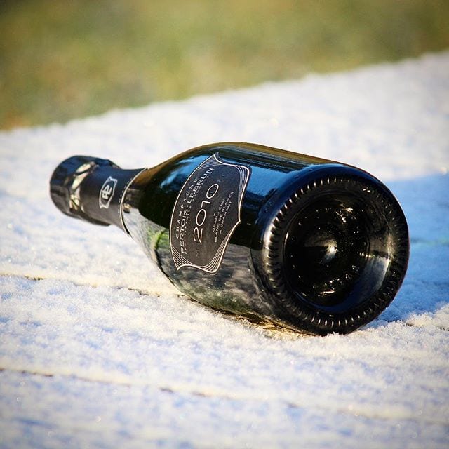 Pertois-Lebrun Millesime 2010 (nr 72321; 549 kr) innehåller druvor från Grand Cru-byarna Chouilly och Le Mesnil-sur-Oger. Vinet har genomgått malolaktisk jäsning på ståltank innan fyllning på flaska i juni 2011. Vinet degorgerades i april 2018 och endast 1997 flaskor har producerats. Om någon timme öppnar jag korken och strax därefter dyker recensionen upp! Jag är full av förväntan då de tidigare årgångarna har varit fantastiska!
@conveija @pertoislebrun