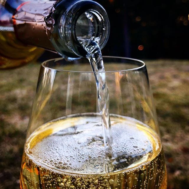 Sådär ja, nu är det äntligen dags för fredagsbubbel! Vad finner man i era glas denna afton?